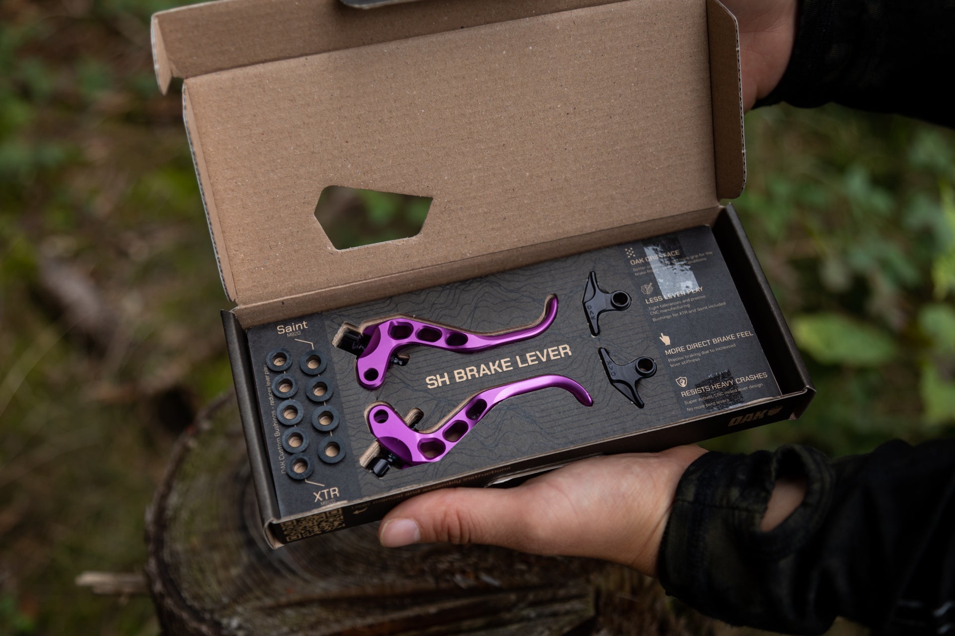 Purple metallic SH brake levers with black bushings and CNC components, suitable for Saint M820 and XTR brakes.